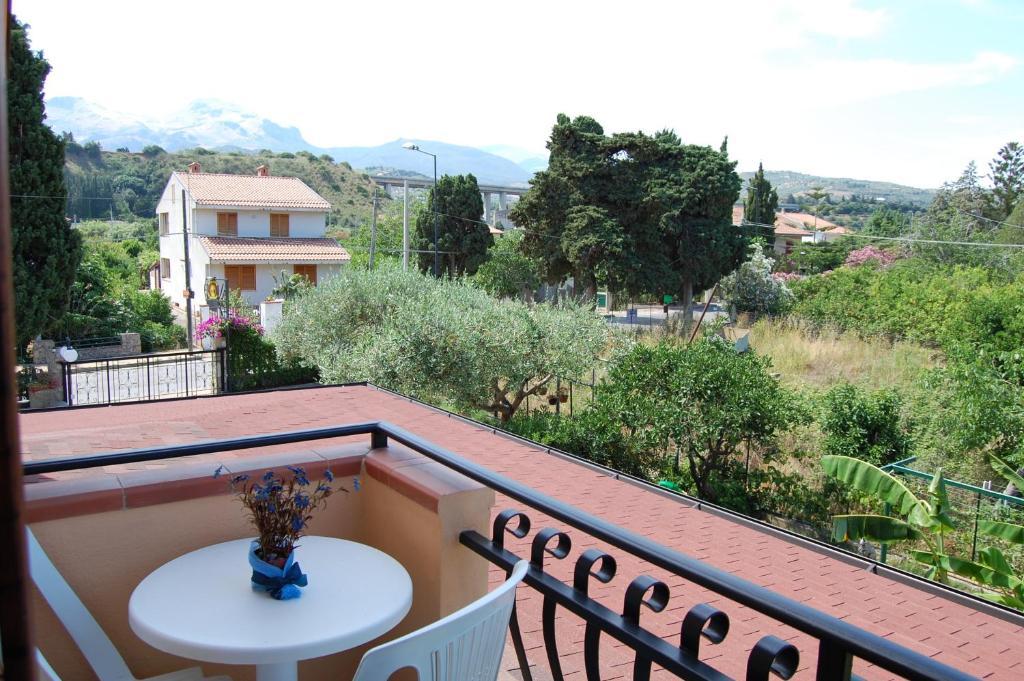 Sunrise Bed & Breakfast Lascari Exterior foto